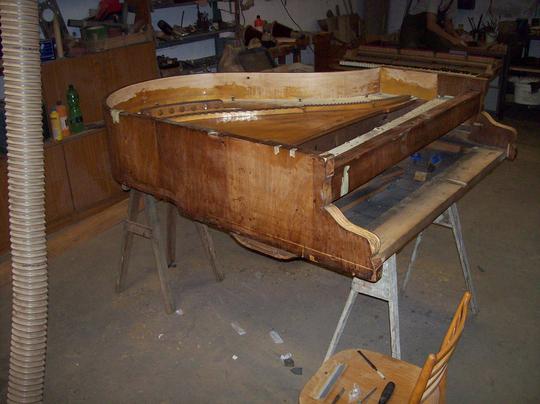 renovace oprava klavíru piána lakování lakování nábytku